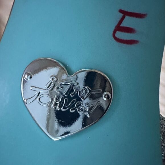 Betsey Johnson Blue by Betsey Johnson Tee Silver Glitter Dress Heels -8.5 - Picture 14 of 14